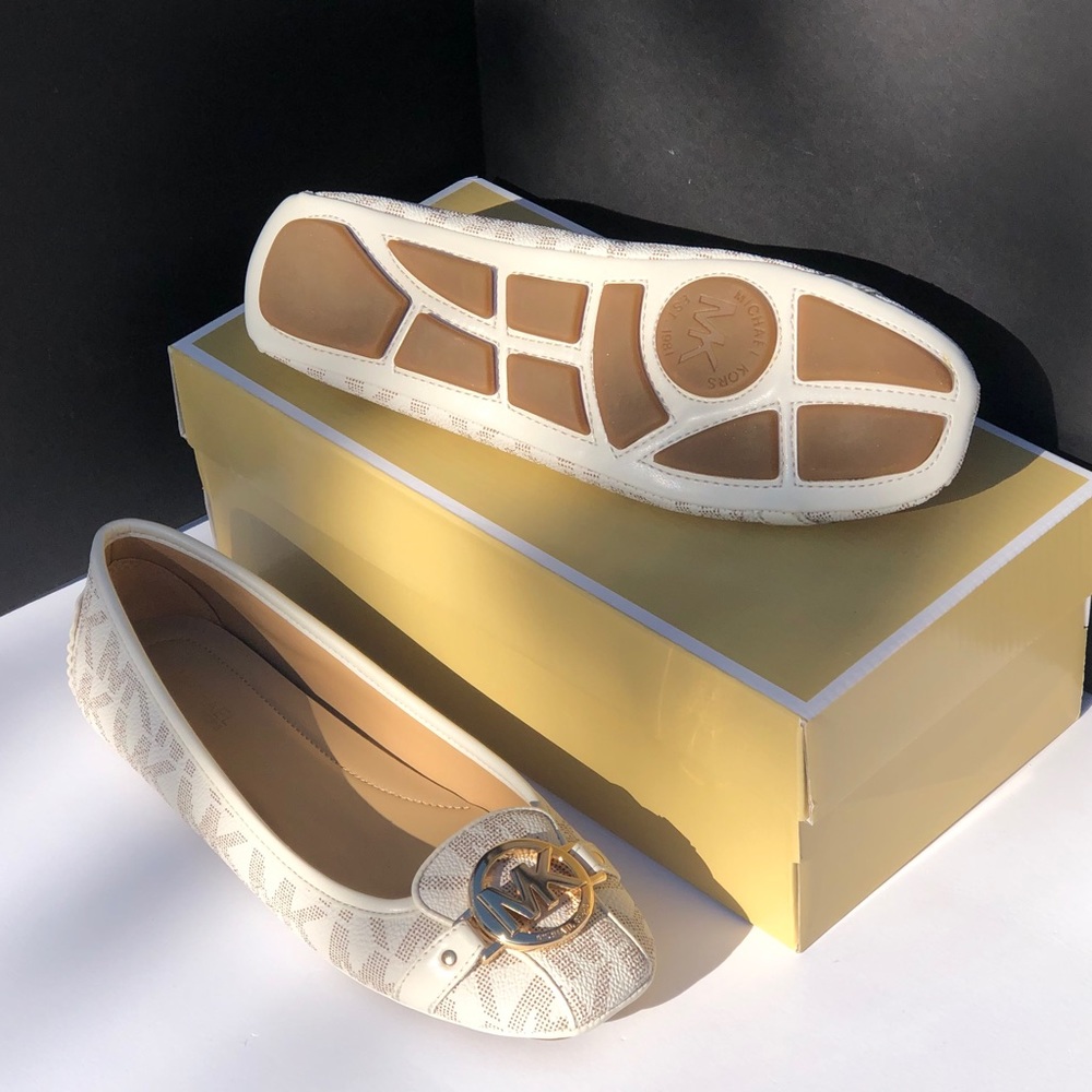 HOSTPICK 🎉Michael Kors Flat Shoes - Picture 3 of 8